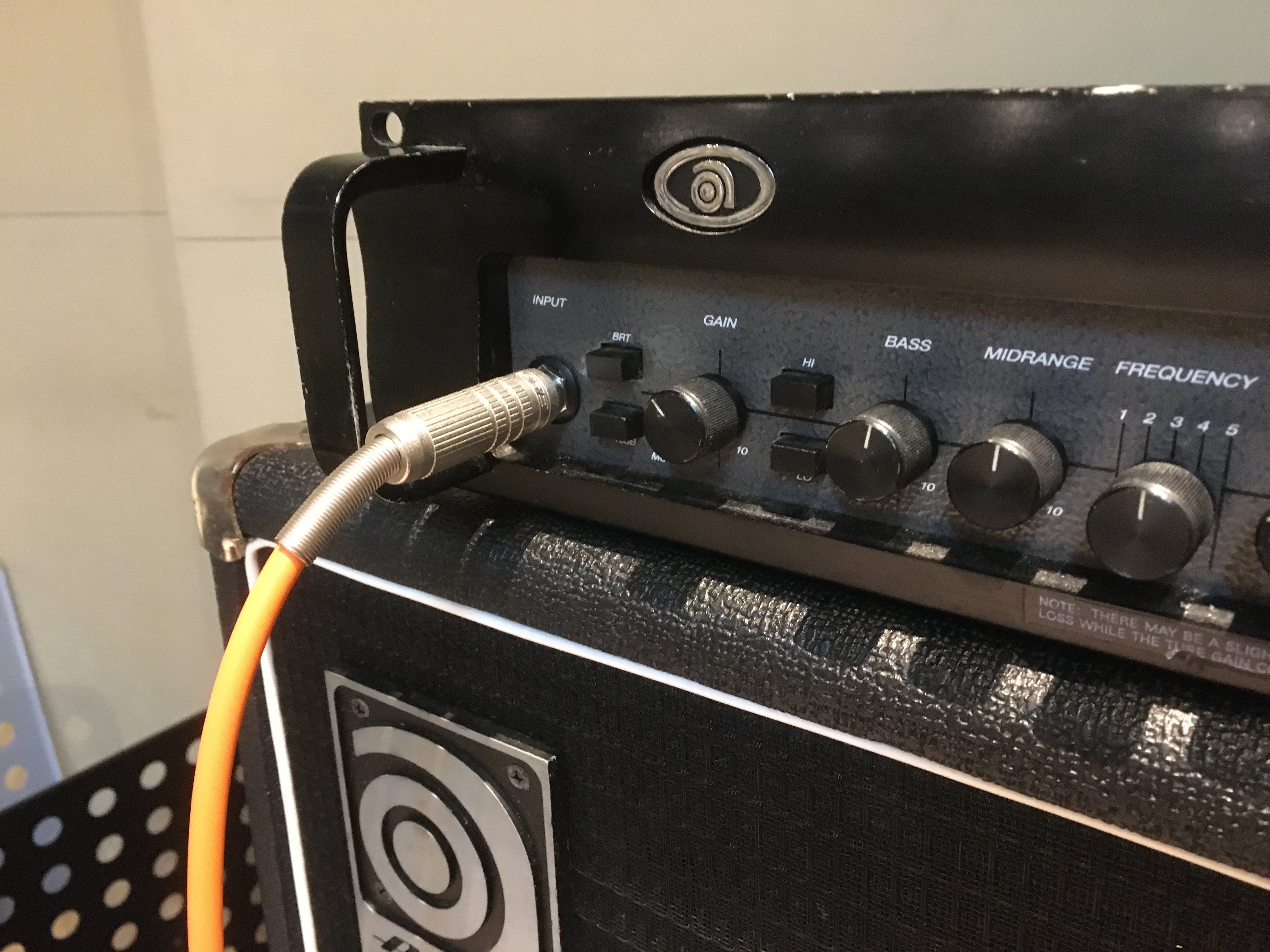 ベースアンプ(Ampeg SVT-3PRO)の使い方 | 八王子無人音楽スタジオ